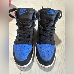 Nike Kids Black and Blue Sneakers